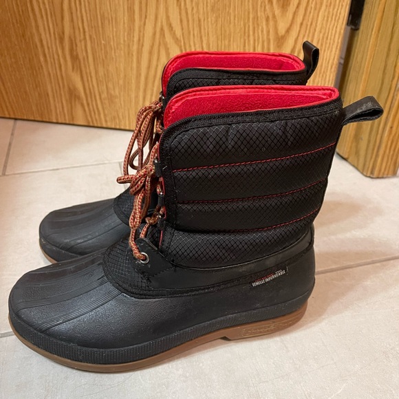 Like new womens waterproof winter boots - Picture 1 of 2